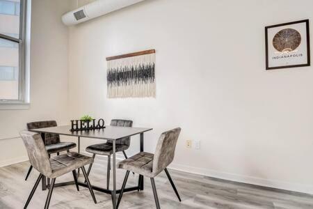 Cozysuites - 2Br With Direct Skybridge Access #5 Індіанаполіс Екстер'єр фото